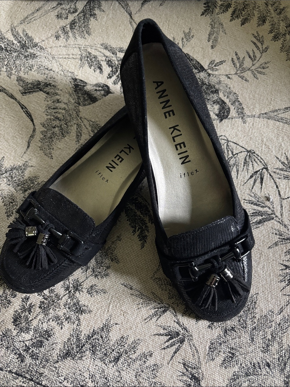 Anne Klein Black Tassel Moccasin Flats I flex like new